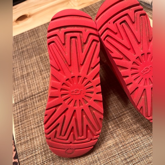 UGG 🤩 Classic Clear Samba Red Boots Size 7 - Picture 6 of 13